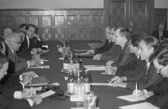 Nikolai Ryzhkov meets with US Congress members