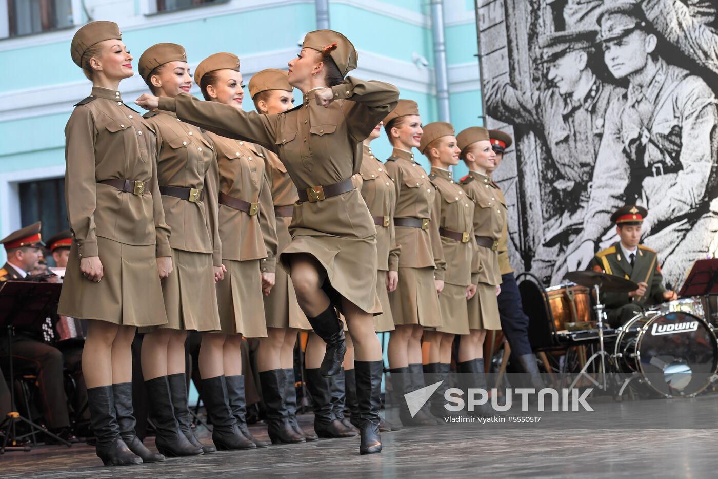 June 22, 1941. Moscow. Belorussky Railway Station patriotic campaign