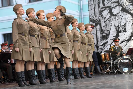 June 22, 1941. Moscow. Belorussky Railway Station patriotic campaign