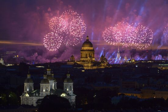 Scarlet Sails festival for high school graduates in St. Petersburg