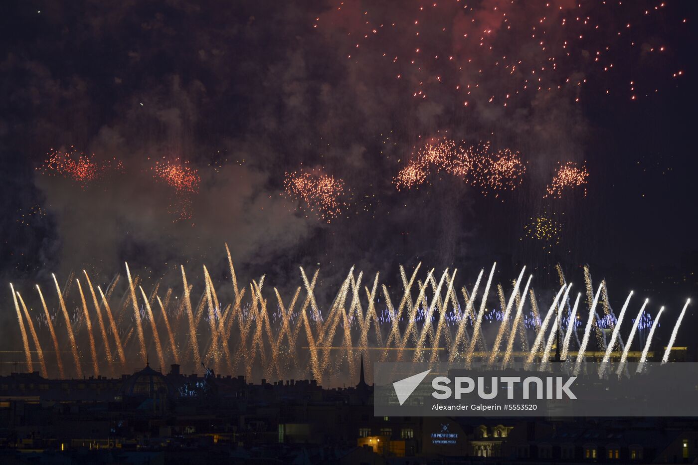 Scarlet Sails festival for high school graduates in St. Petersburg