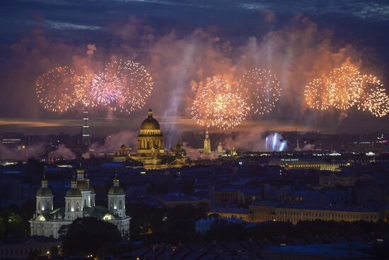Scarlet Sails festival for high school graduates in St. Petersburg