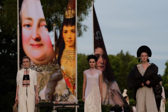 The Power of Beauty. Imperial fashion theatrical defile in Tsarskoye Selo