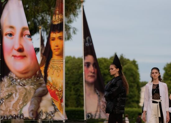 The Power of Beauty. Imperial fashion theatrical defile in Tsarskoye Selo