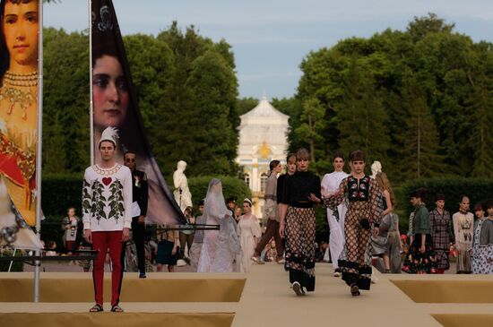 The Power of Beauty. Imperial fashion theatrical defile in Tsarskoye Selo