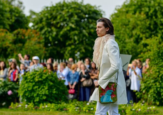 The Power of Beauty. Imperial fashion theatrical defile in Tsarskoye Selo