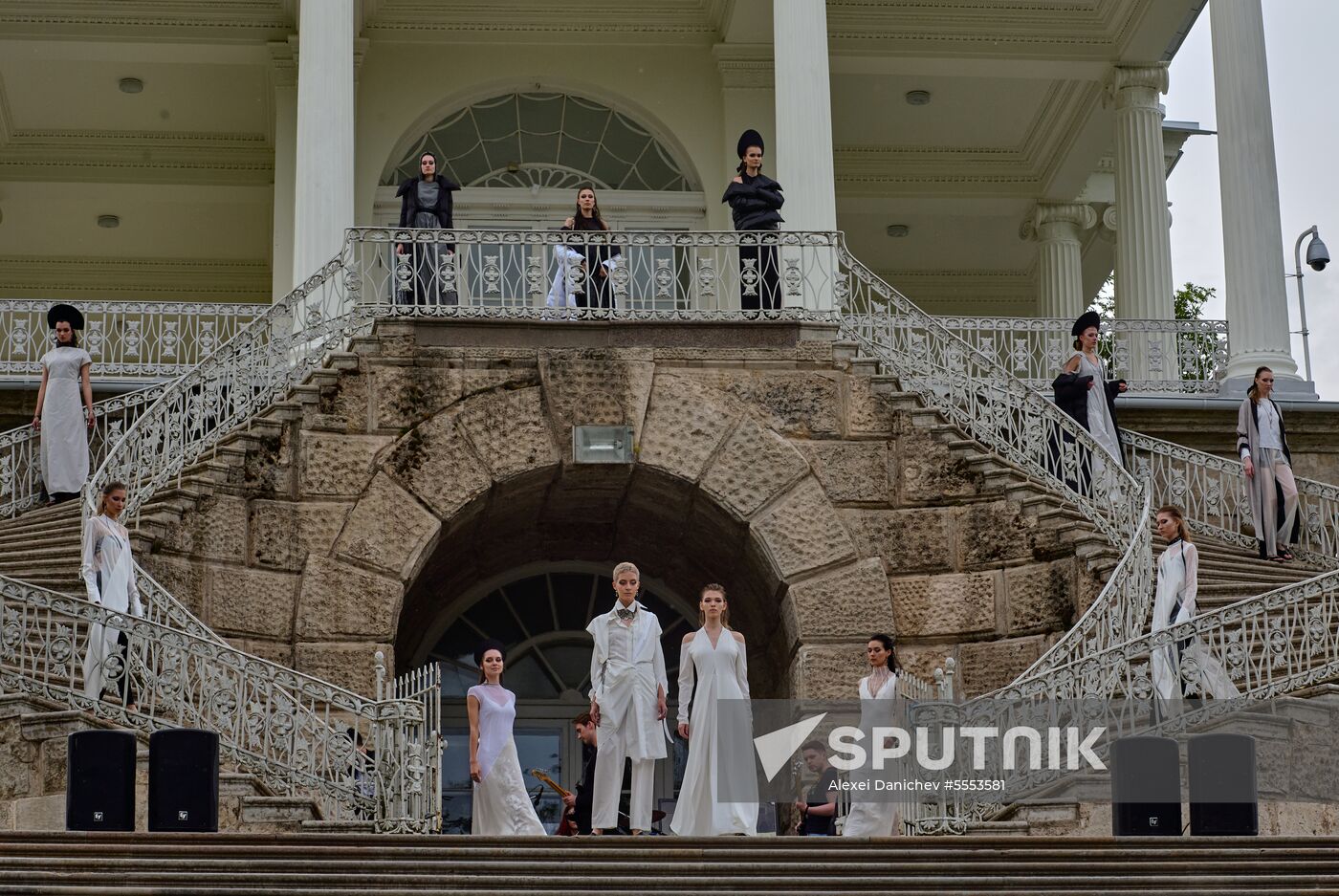 The Power of Beauty. Imperial fashion theatrical defile in Tsarskoye Selo