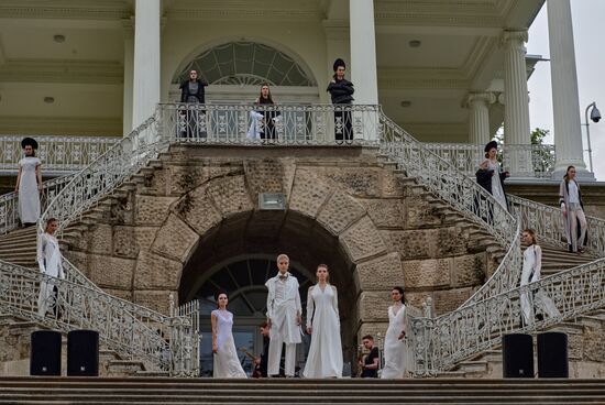 The Power of Beauty. Imperial fashion theatrical defile in Tsarskoye Selo