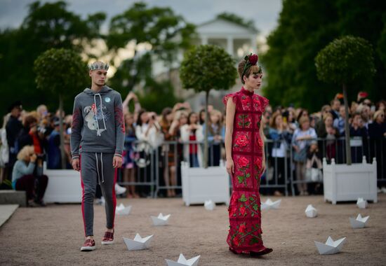 The Power of Beauty. Imperial fashion theatrical defile in Tsarskoye Selo