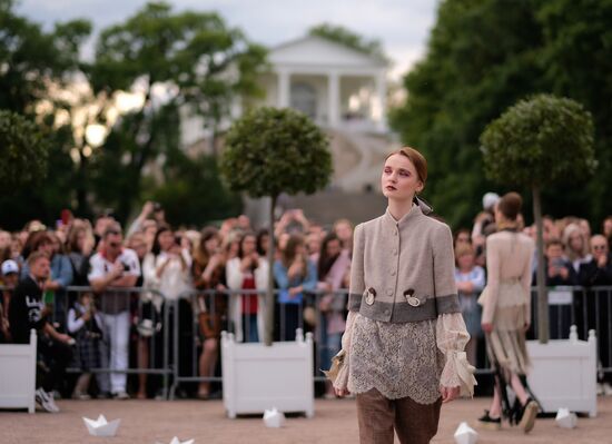 The Power of Beauty. Imperial fashion theatrical defile in Tsarskoye Selo