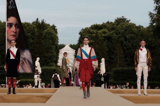 The Power of Beauty. Imperial fashion theatrical defile in Tsarskoye Selo
