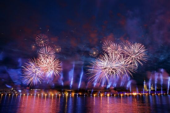 Scarlet Sails festival for high school graduates in St. Petersburg