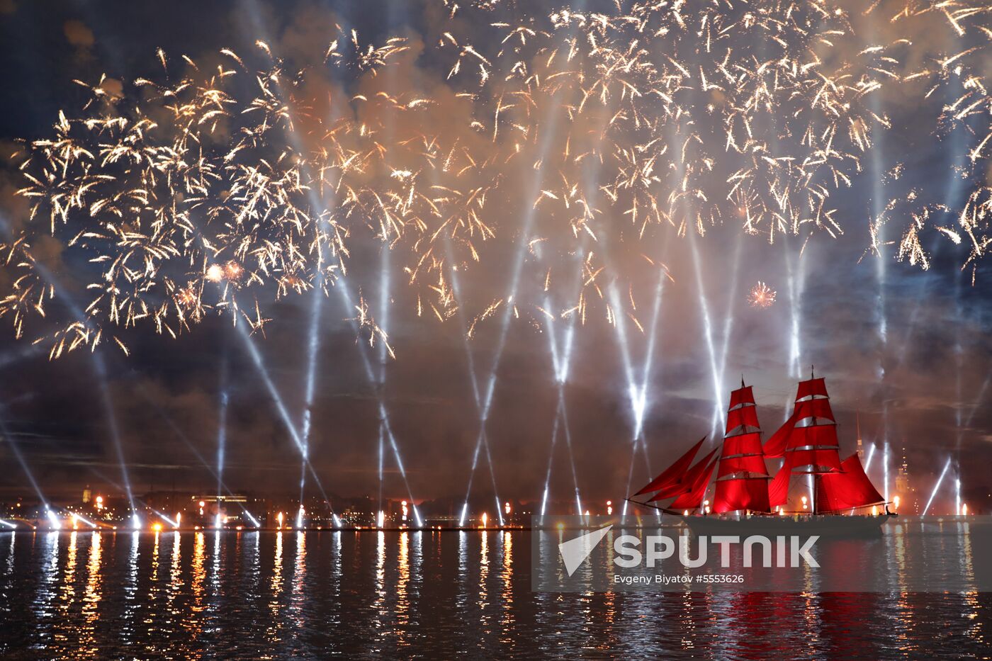 Scarlet Sails festival for high school graduates in St. Petersburg