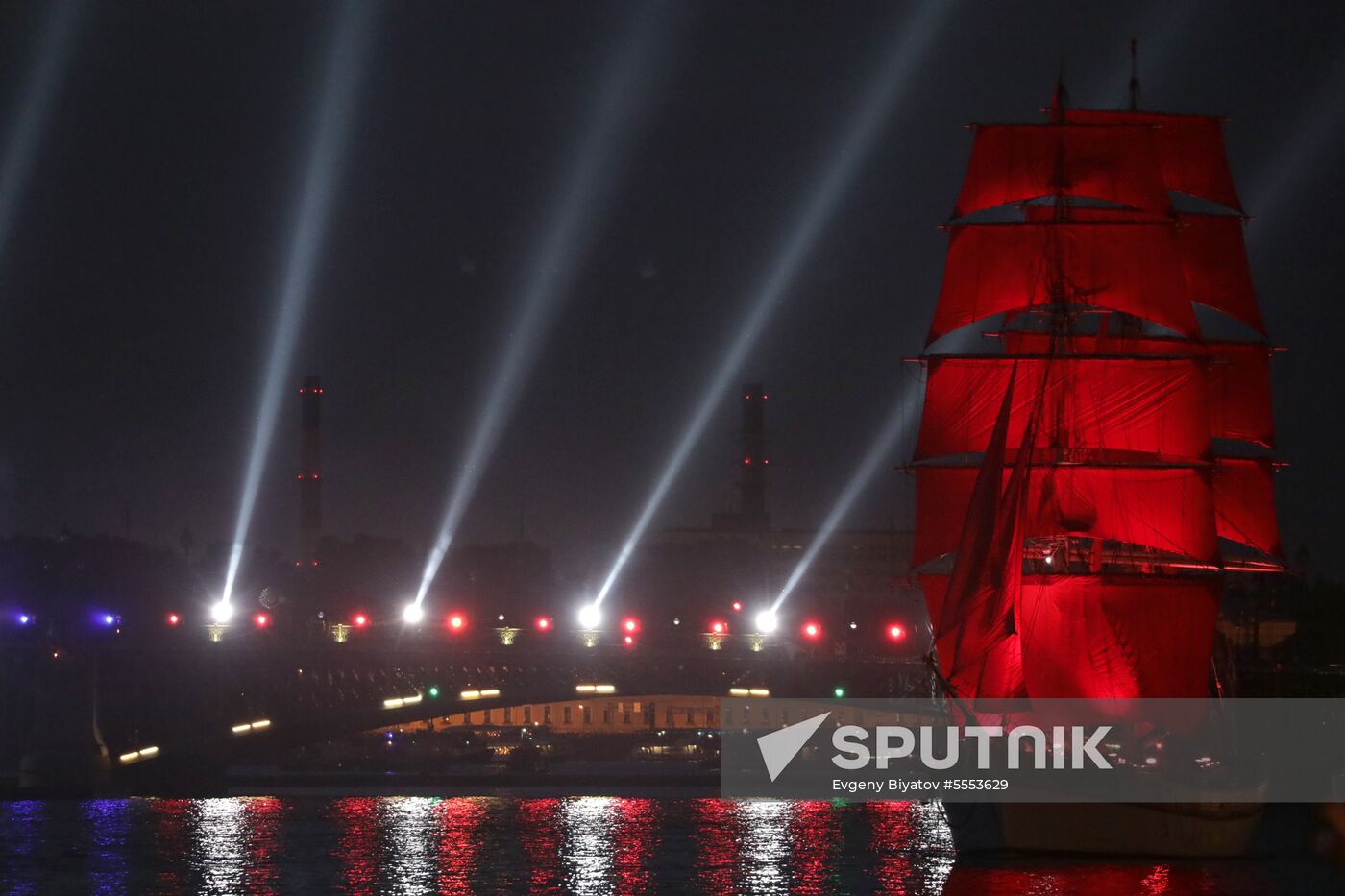 Scarlet Sails festival for high school graduates in St. Petersburg