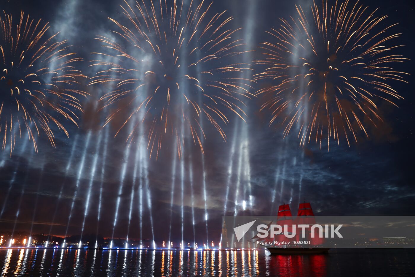 Scarlet Sails festival for high school graduates in St. Petersburg