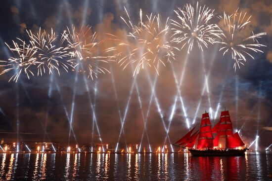 Scarlet Sails festival for high school graduates in St. Petersburg