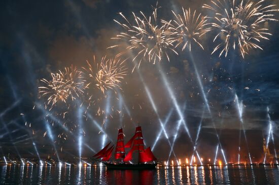 Scarlet Sails festival for high school graduates in St. Petersburg