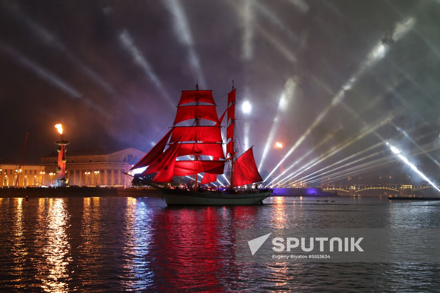 Scarlet Sails festival for high school graduates in St. Petersburg