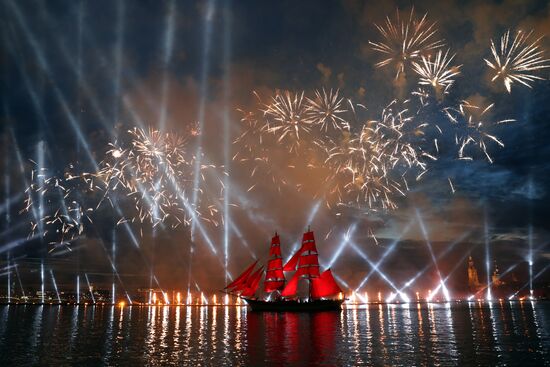 Scarlet Sails festival for high school graduates in St. Petersburg