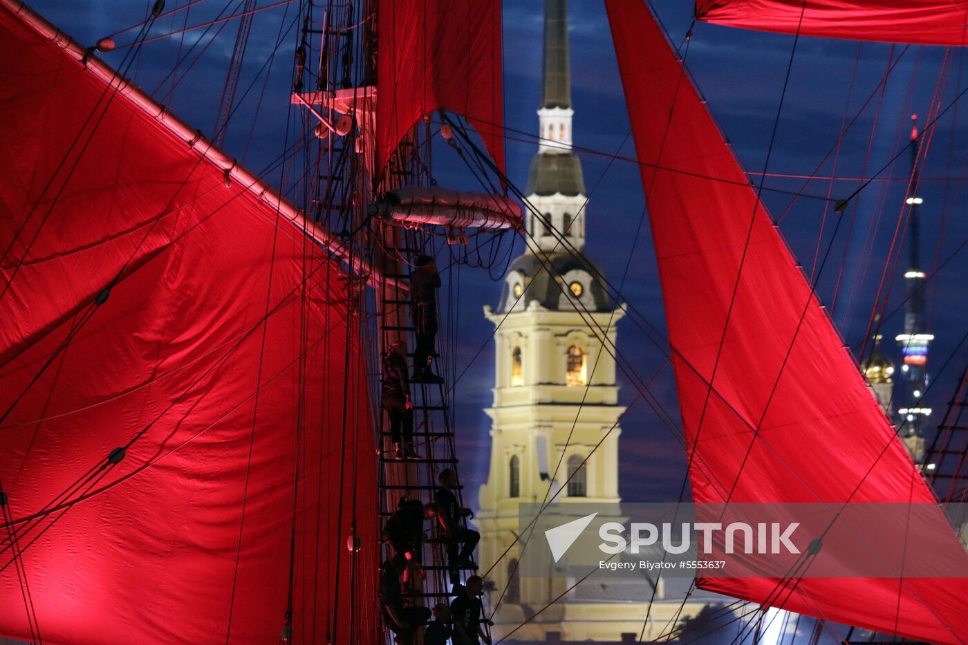 Scarlet Sails festival for high school graduates in St. Petersburg