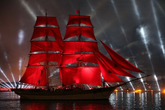 Scarlet Sails festival for high school graduates in St. Petersburg