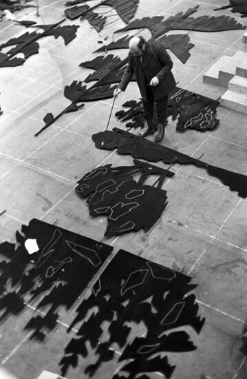 Theatrical artist Zmoiro