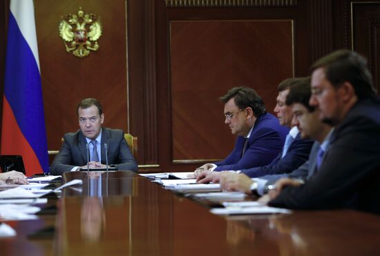 Prime Minister Dmitry Medvedev chairs meeting on measures enhance economic and social development