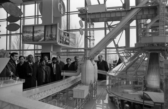 Foreign Minister of Singapore Sinnathamby Rajaratnam visits USSR