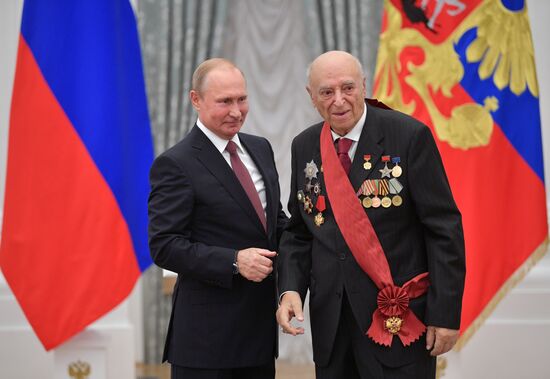 Vladimir Putin presents state prizes in Kremlin