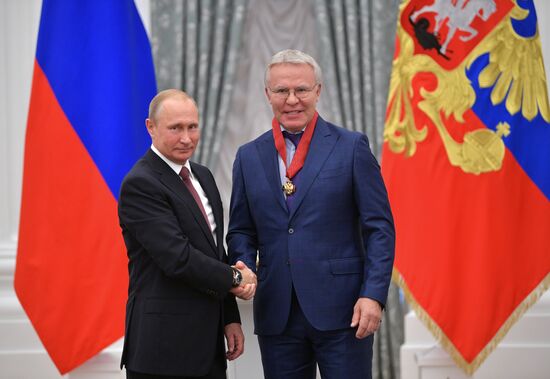Vladimir Putin presents state prizes in Kremlin