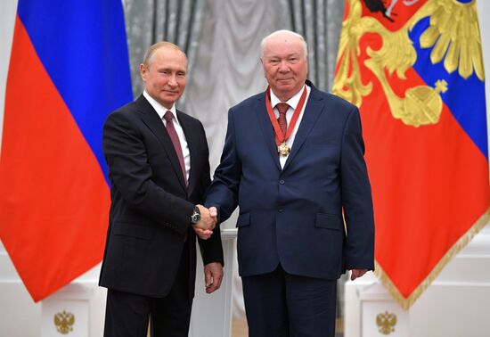 Vladimir Putin presents state prizes in Kremlin