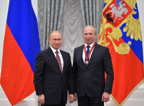 Vladimir Putin presents state prizes in Kremlin