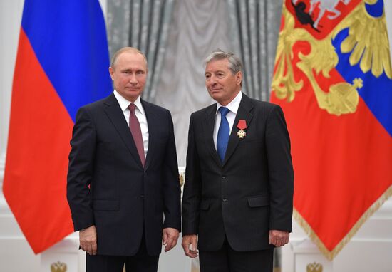 Vladimir Putin presents state prizes in Kremlin