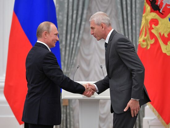 Vladimir Putin presents state prizes in Kremlin