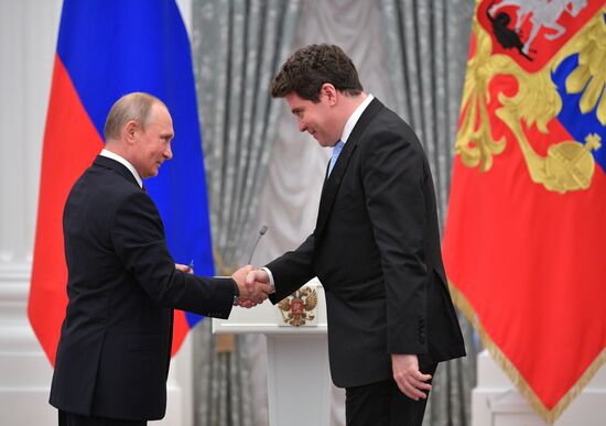 Vladimir Putin presents state prizes in Kremlin