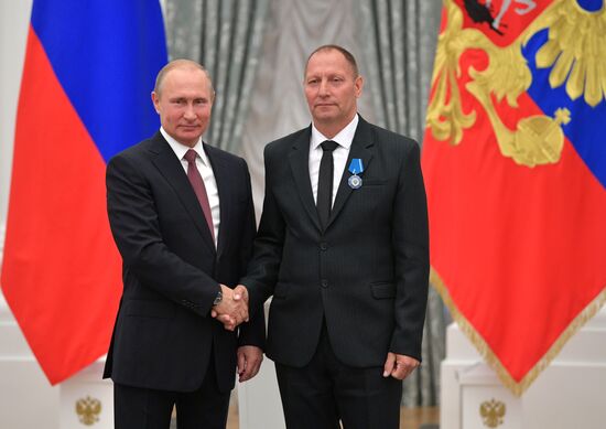 Vladimir Putin presents state prizes in Kremlin