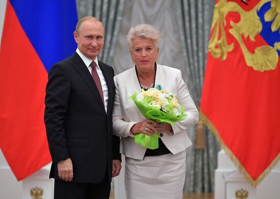 Vladimir Putin presents state prizes in Kremlin