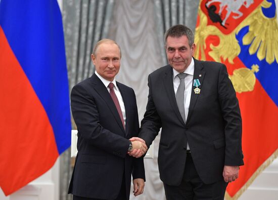 Vladimir Putin presents state prizes in Kremlin