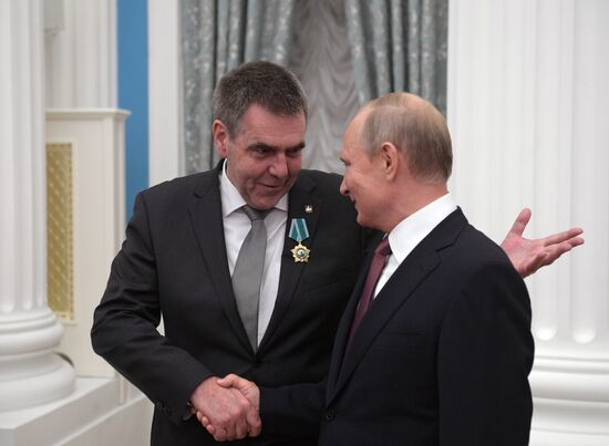 Vladimir Putin presents state prizes in Kremlin