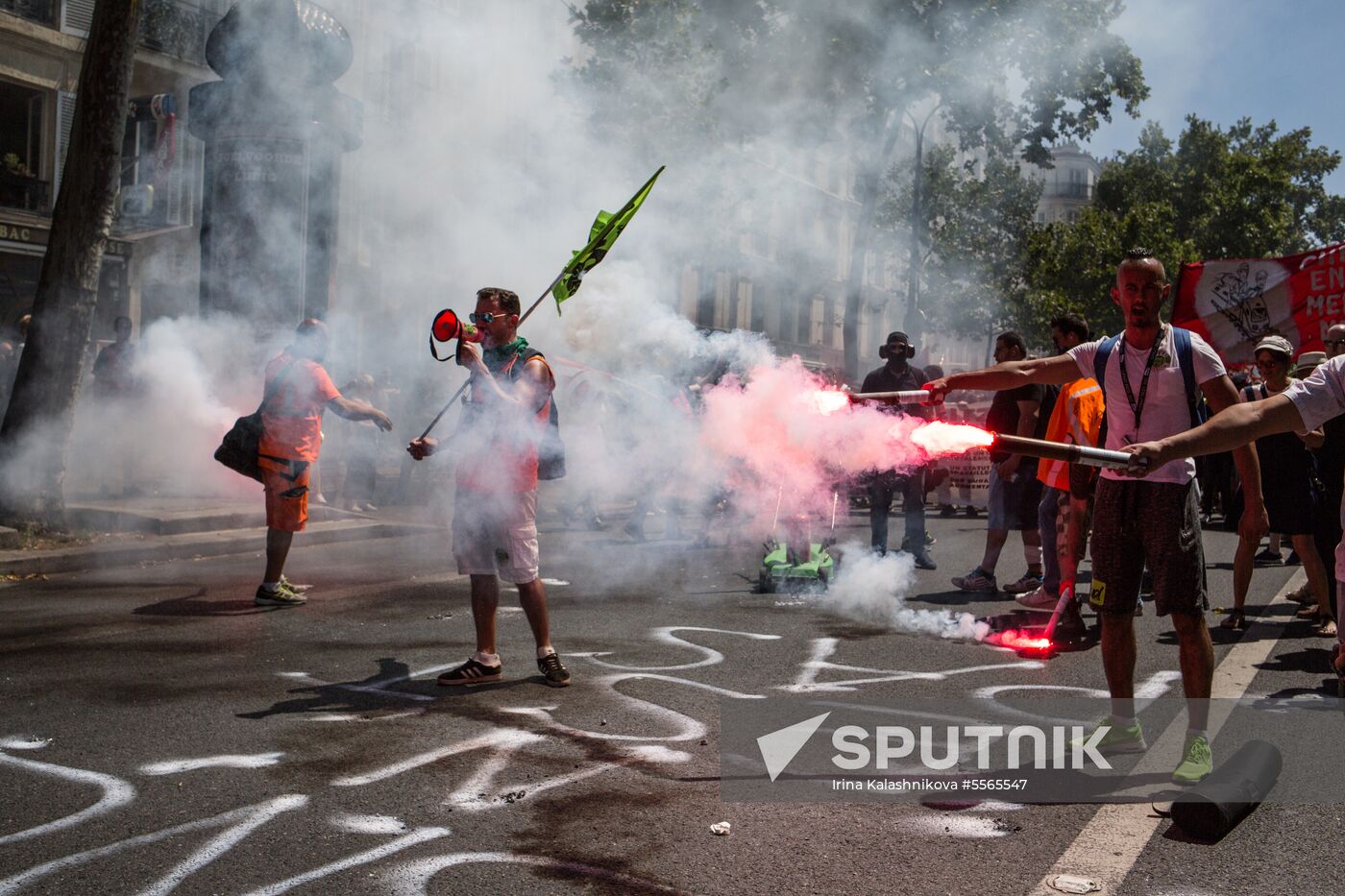 Anti-government rally in Paris