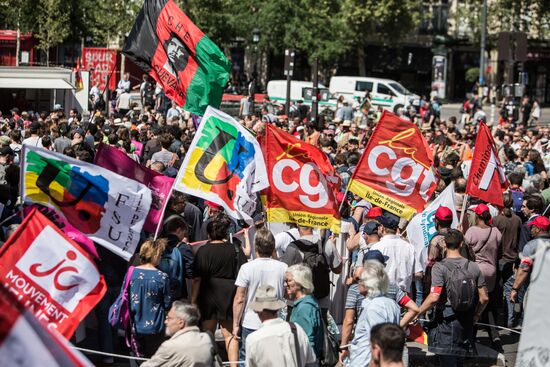 Anti-government rally in Paris