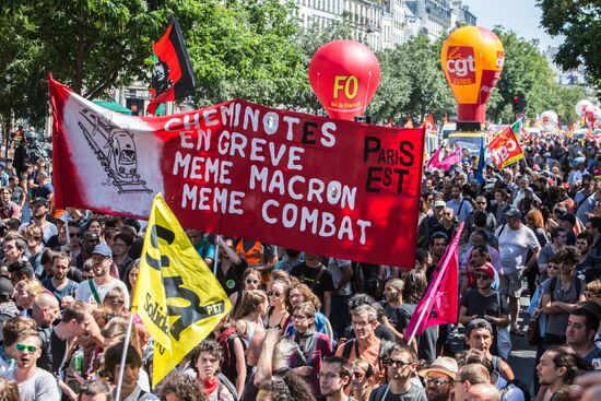 Anti-government rally in Paris