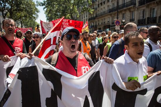 Anti-government rally in Paris