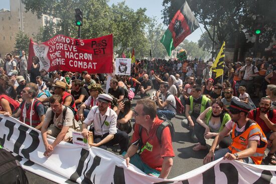 Anti-government rally in Paris