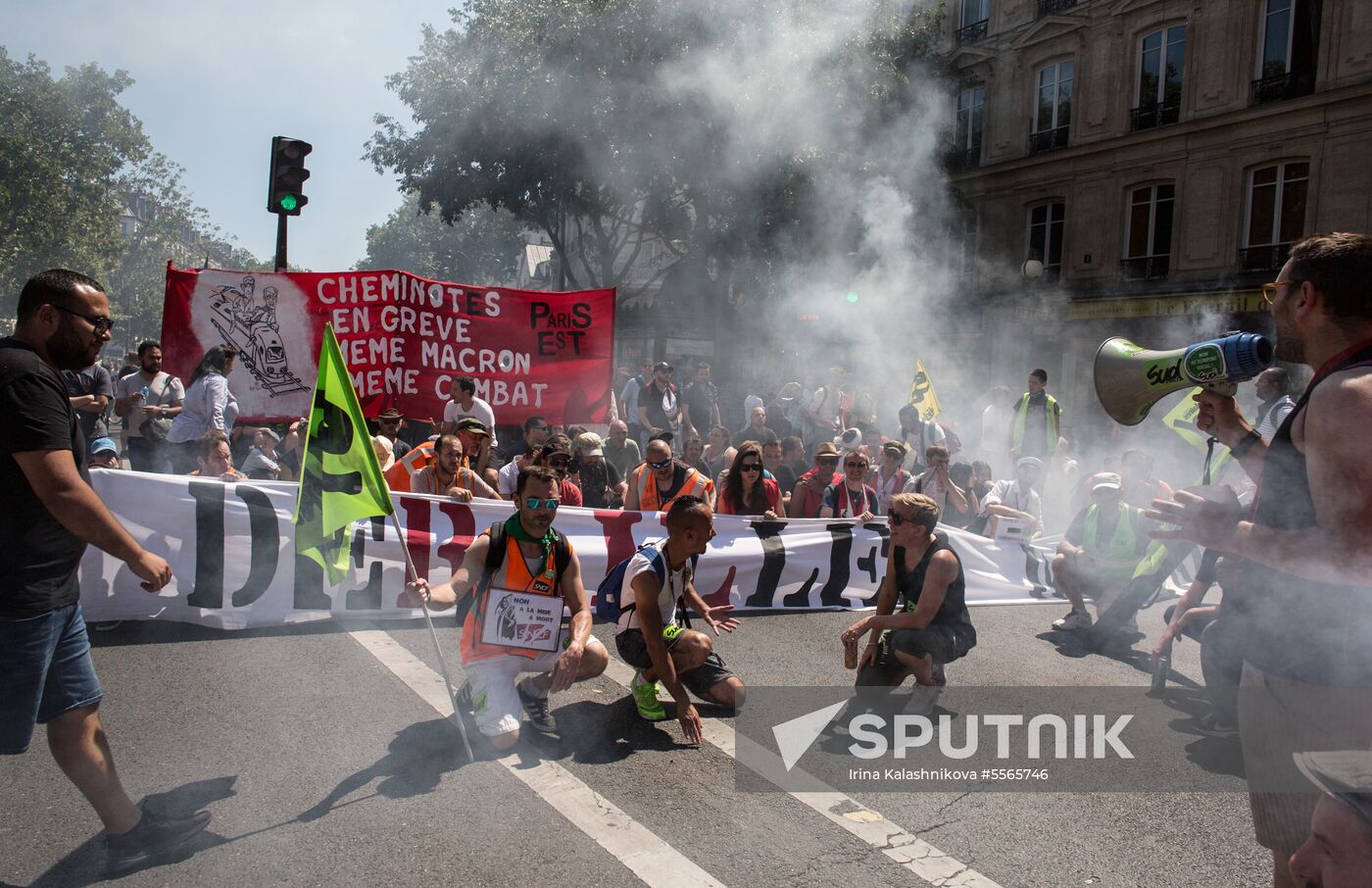 Anti-government rally in Paris