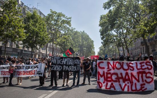 Anti-government rally in Paris