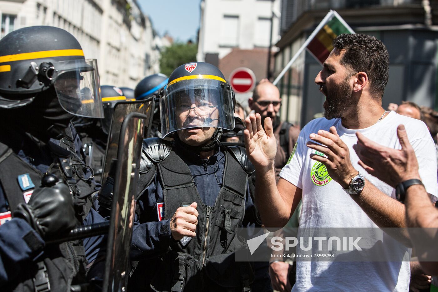 Anti-government rally in Paris