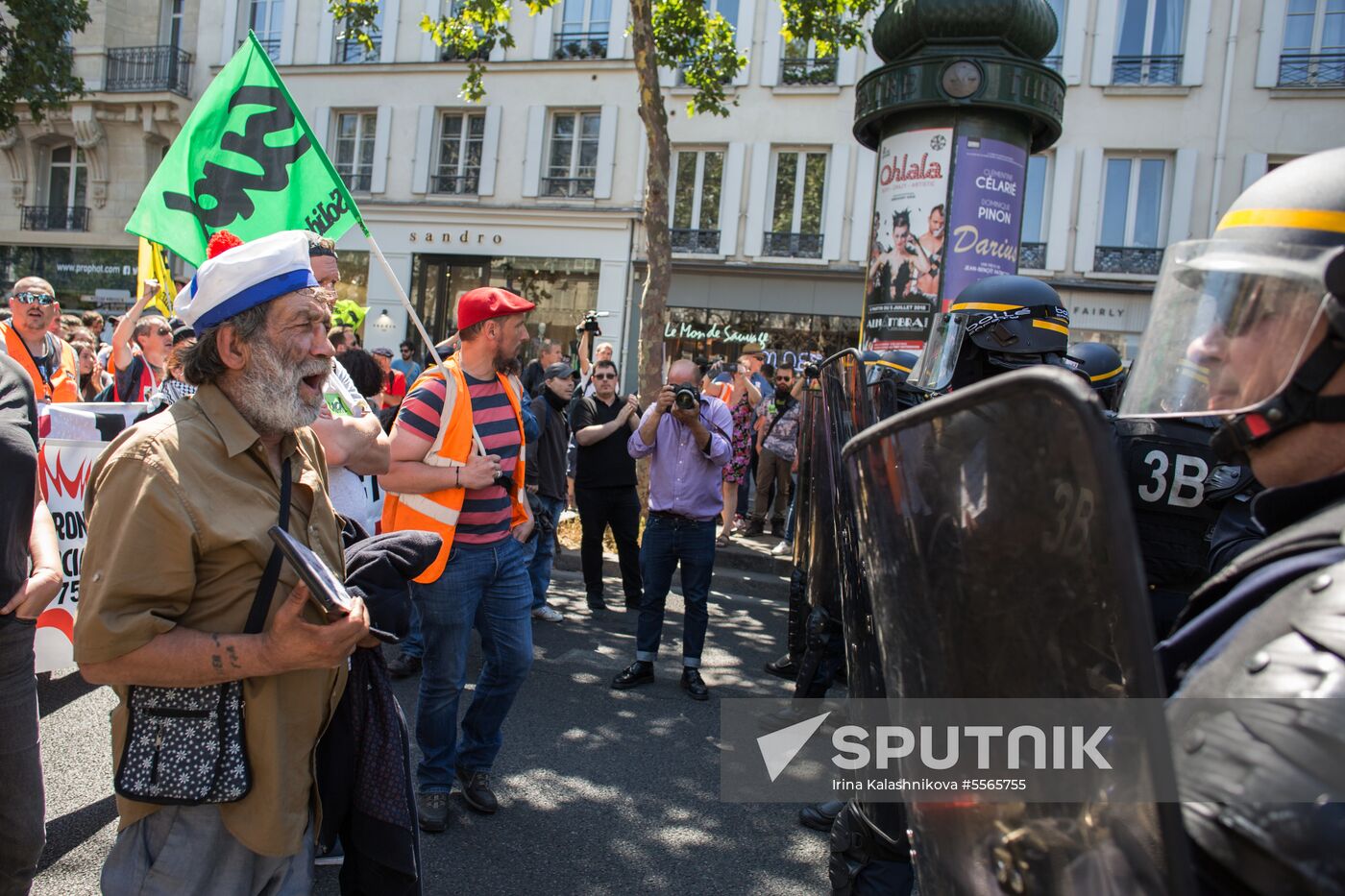 Anti-government rally in Paris
