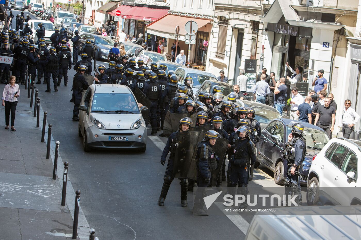 Anti-government rally in Paris