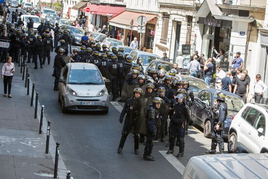 Anti-government rally in Paris